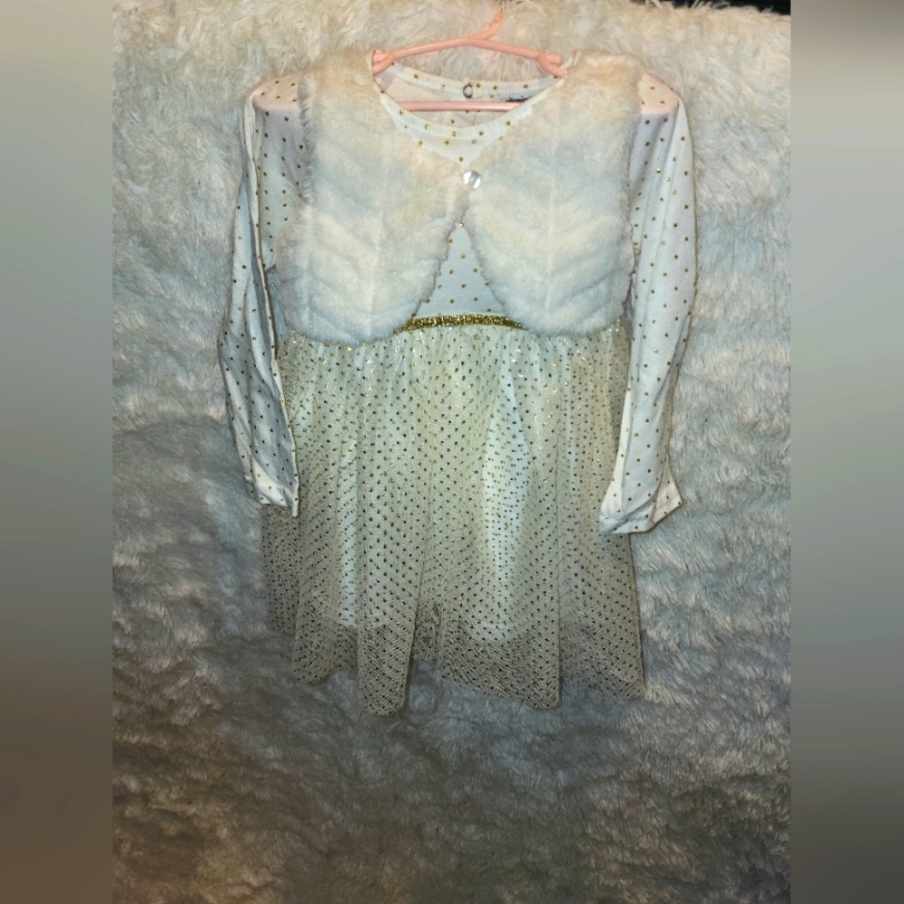 (2) Little girl's Beautiful Dresses one in an ivory color and 1 in a pink color